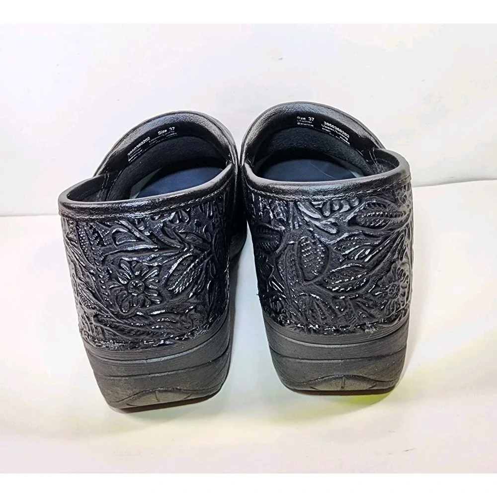 Dansko XP 2.0 Etched Leather Clog Womens EUR 37 US 6.5-7 Black Floral EUC - Picture 8 of 12